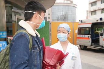 广东省首例治愈患者捐献血浆用于研究