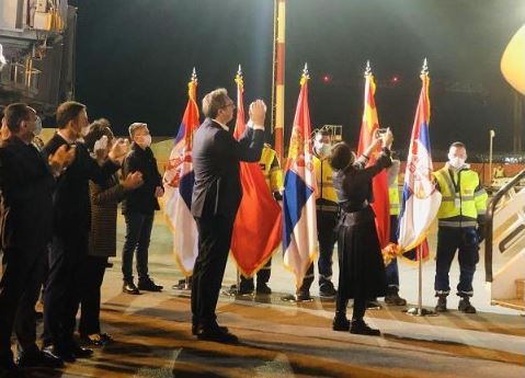 中国援助塞尔维亚专家医疗队受最高礼遇迎接
