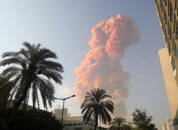 黎巴嫩首都港口区发生爆炸