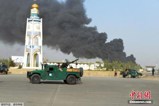 塔利班称攻占阿富汗过半省会城市