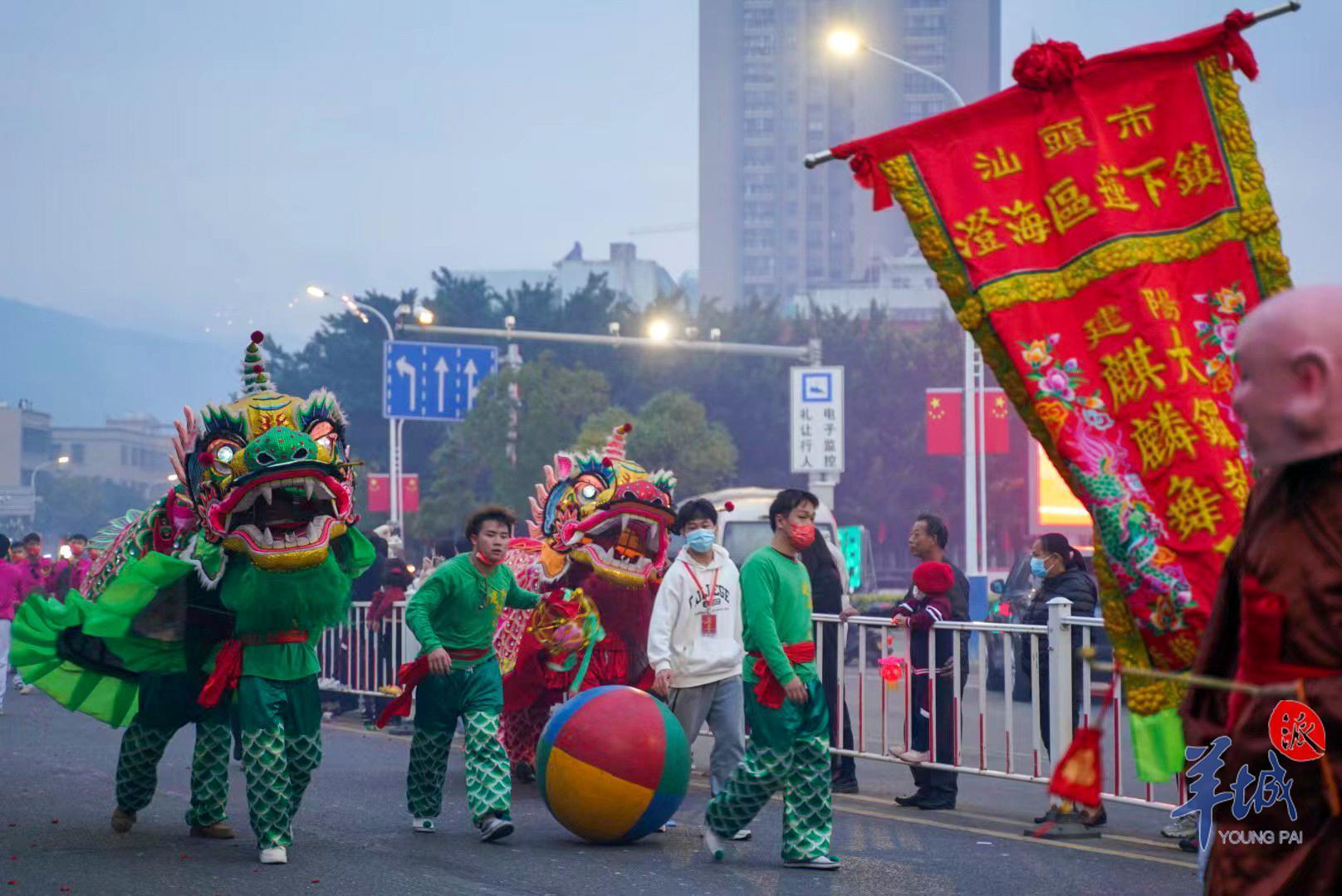 【老广贺春】Shantou Fishing Lantern Event puts life into the Spring Festival  汕头渔灯赛会：海岛年味别样浓