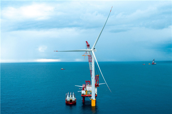 粵港澳大灣區首個「100萬千瓦級」海上風電風機全面吊裝