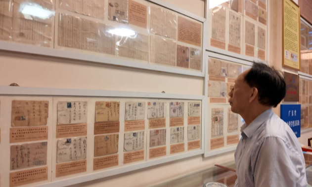 【视频】守护侨批三十载，记录客侨他乡奋斗史｜银信连山海·寻找侨批后人②