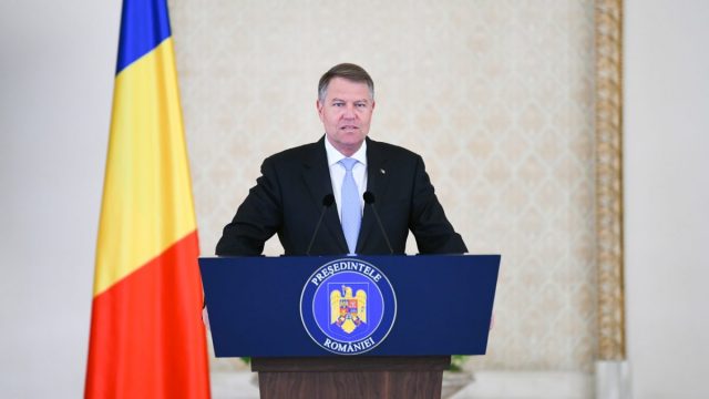 罗马尼亚总统前往德国领取推动民主价值奖