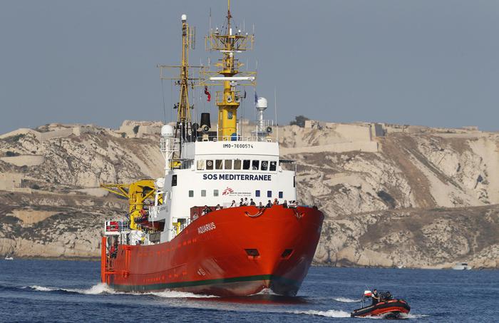 意大利再次拒绝难民救援船“阿奎里厄斯”号靠岸