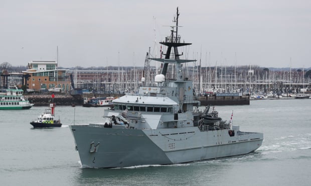 为拦截欧洲难民船 英军在英吉利海峡部署巡逻舰