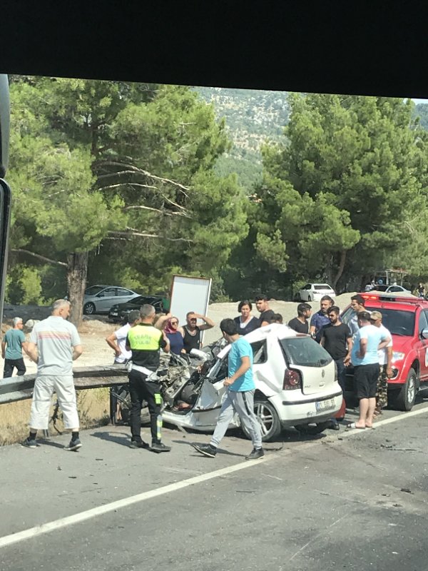 土耳其一大巴车发生车祸侧翻 30名中国游客受伤
