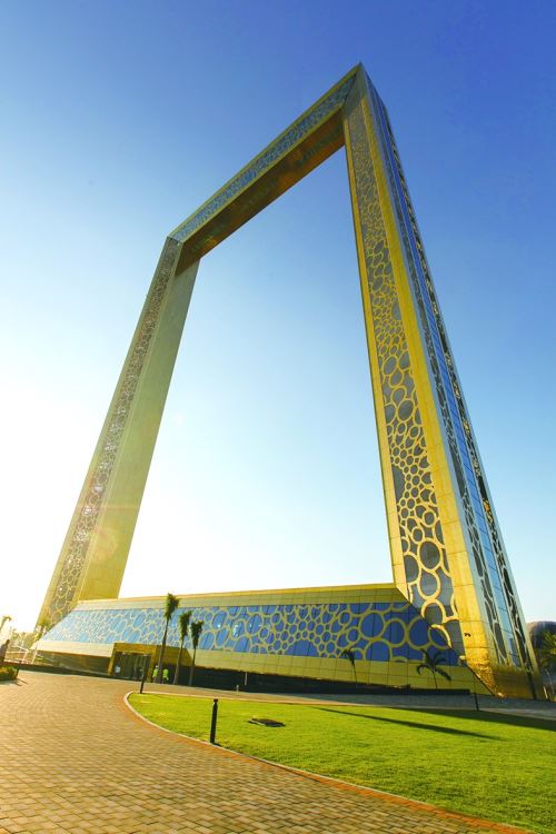 钻进阿联酋“迪拜之框” 穿梭历史和未来