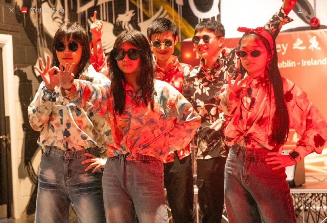 福娃舞蹈团舞动