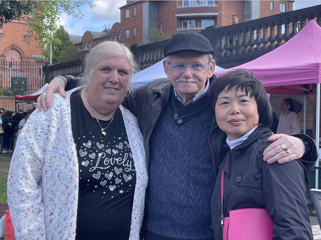 都柏林周日集市奇遇：诗人 Gerard O'Keeffe 与他笔下的灵魂交响