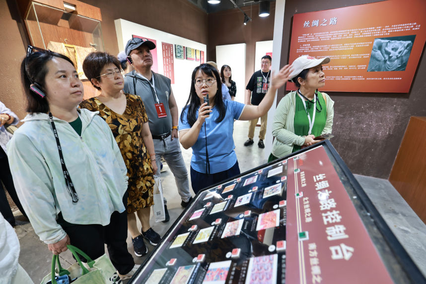 Exploring Xindu, One of Ancient Shu’s “Three Capitals”: Overseas Chinese Media Discuss New Paths for Chinese Culture Going Global