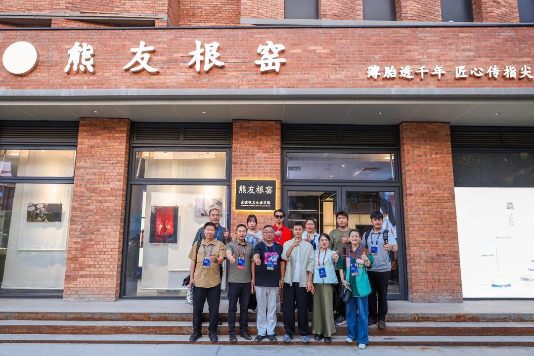 一只碗，30年前卖2000万，如今值10个亿，景德镇一制瓷世家震撼华文媒体圈